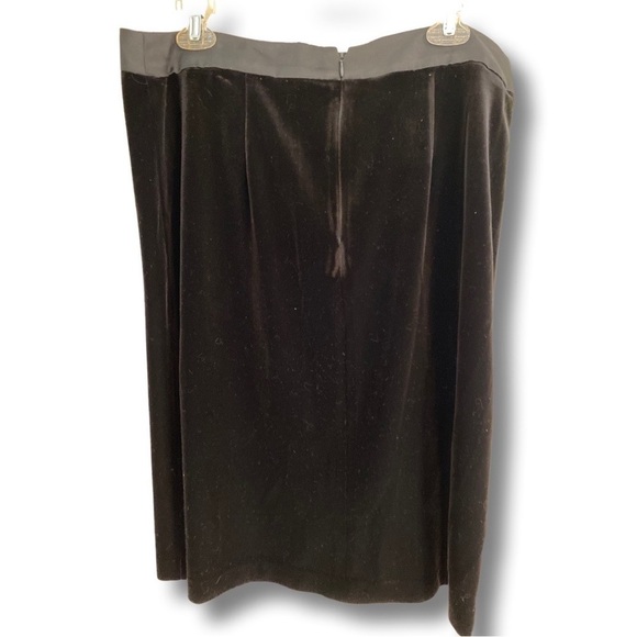 JS Collections Black Velvet Skirt Size 16 - Picture 2 of 3